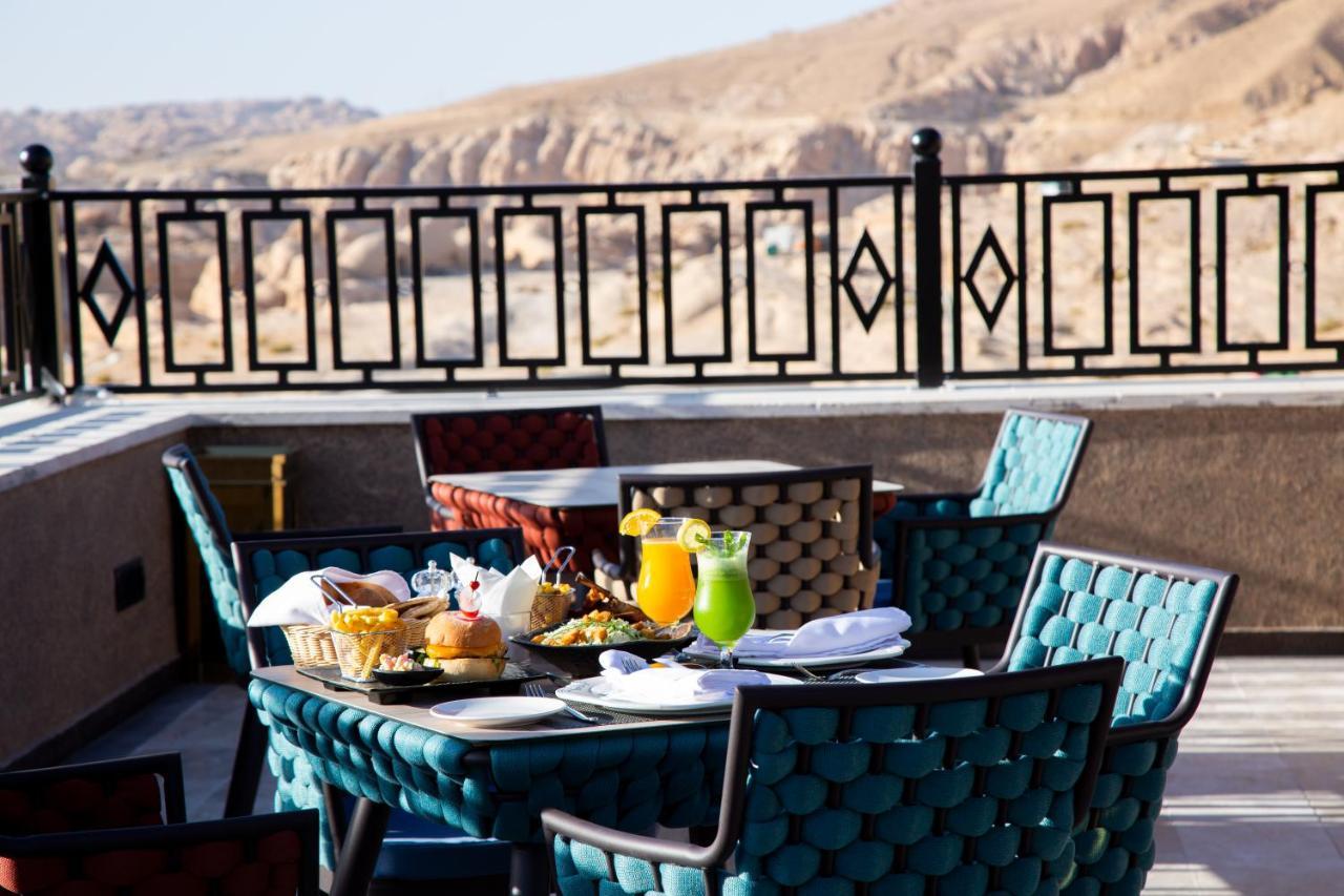 Petra Moon Luxury Hotel ワディ・ムーサ エクステリア 写真 The Terrace at the Grand Hotel